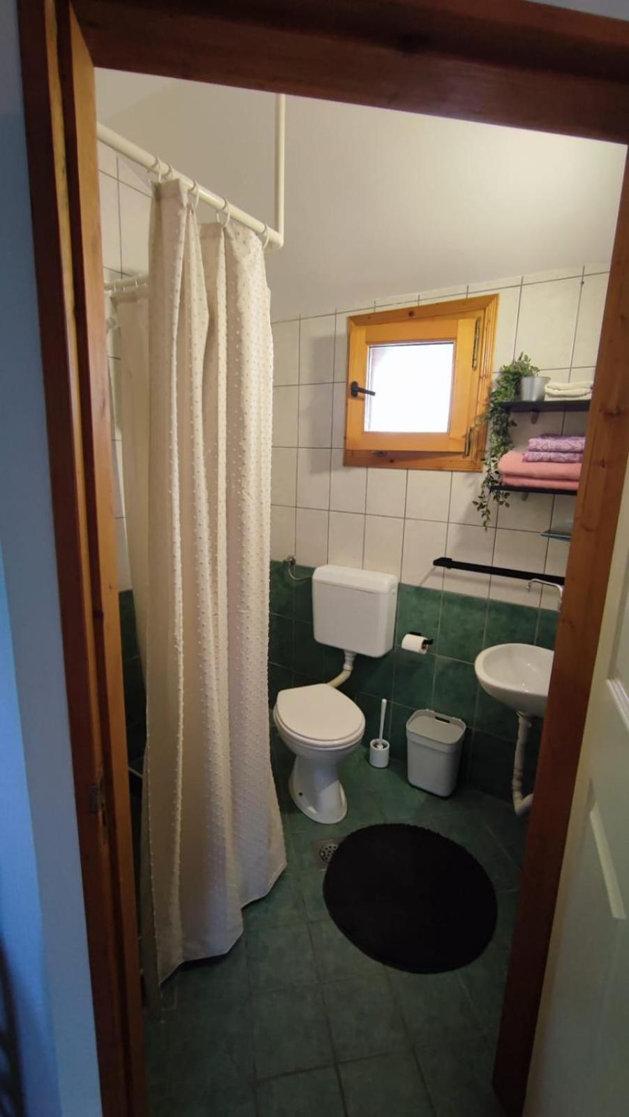 Pension Lale Apartman Pestani Kültér fotó