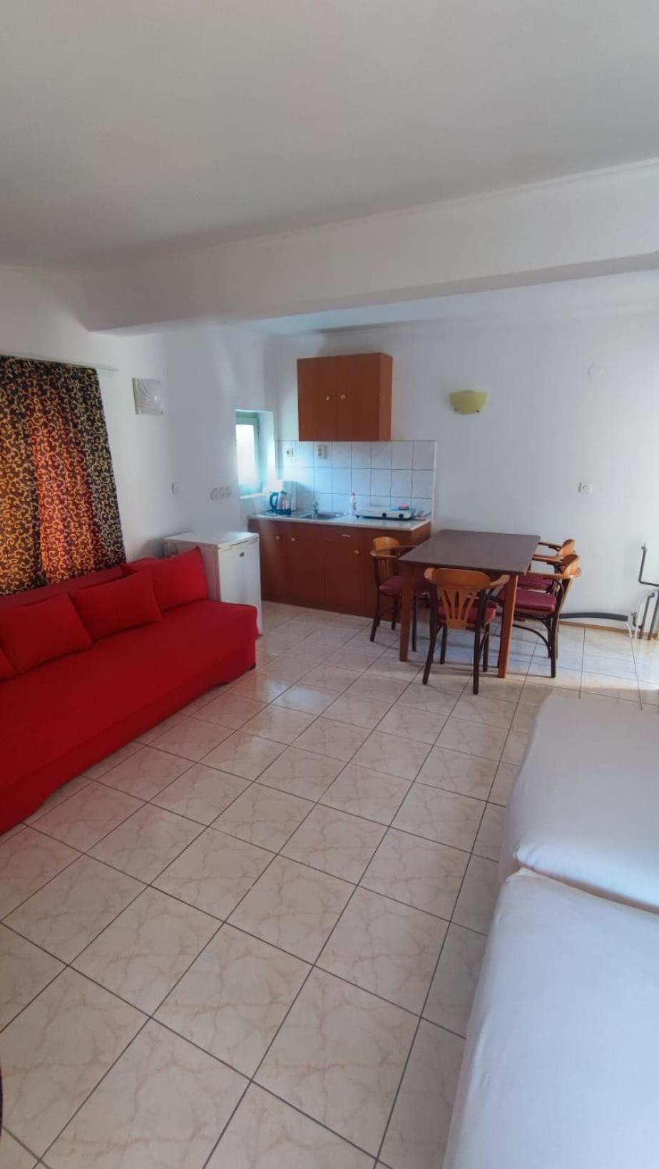 Pension Lale Apartman Pestani Kültér fotó