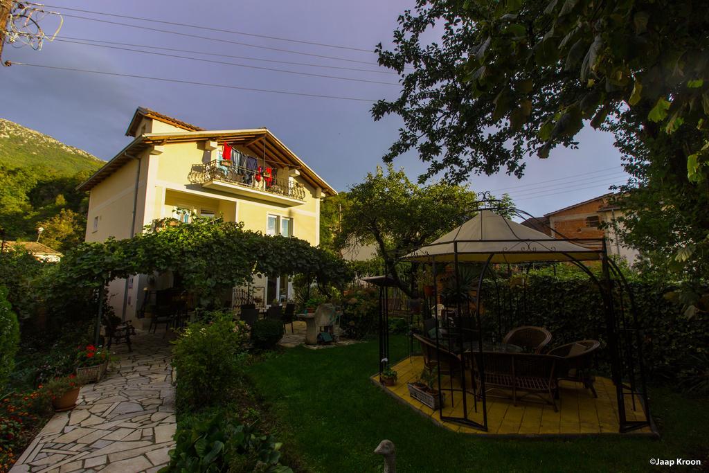 Pension Lale Apartman Pestani Kültér fotó