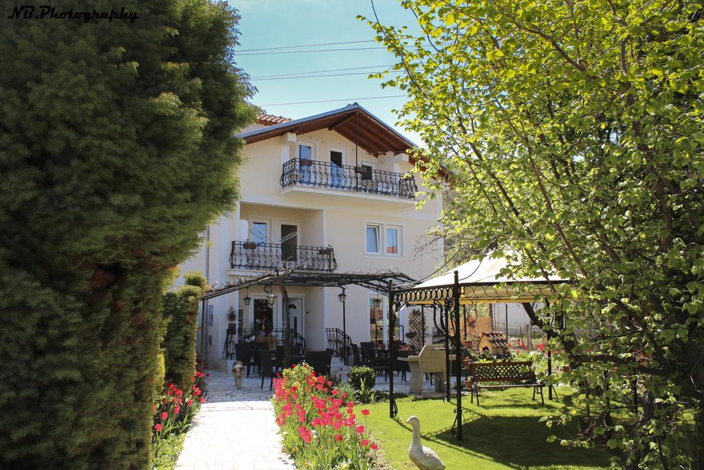 Pension Lale Apartman Pestani Kültér fotó